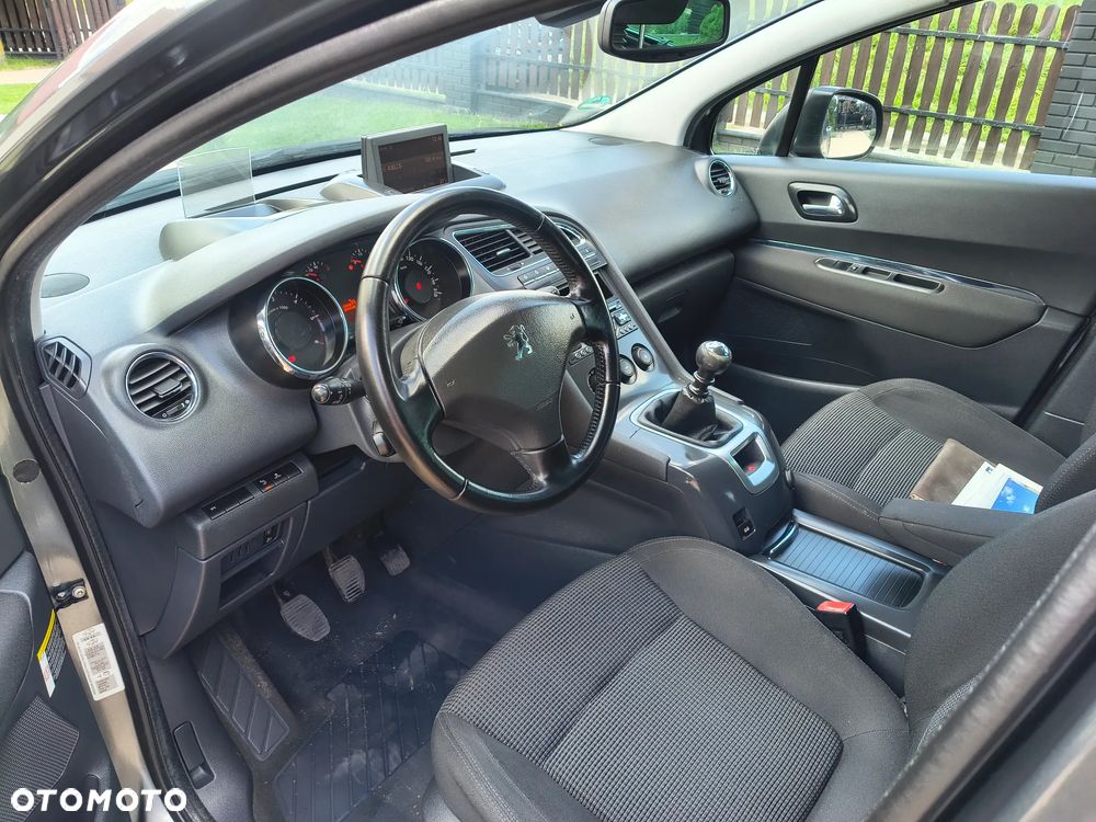 Peugeot 5008 - 10