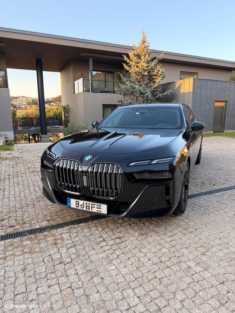 BMW 740 d xDrive Pack Desportivo M - 1