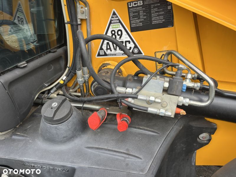 JCB 3CX CONTRACTOR - 18