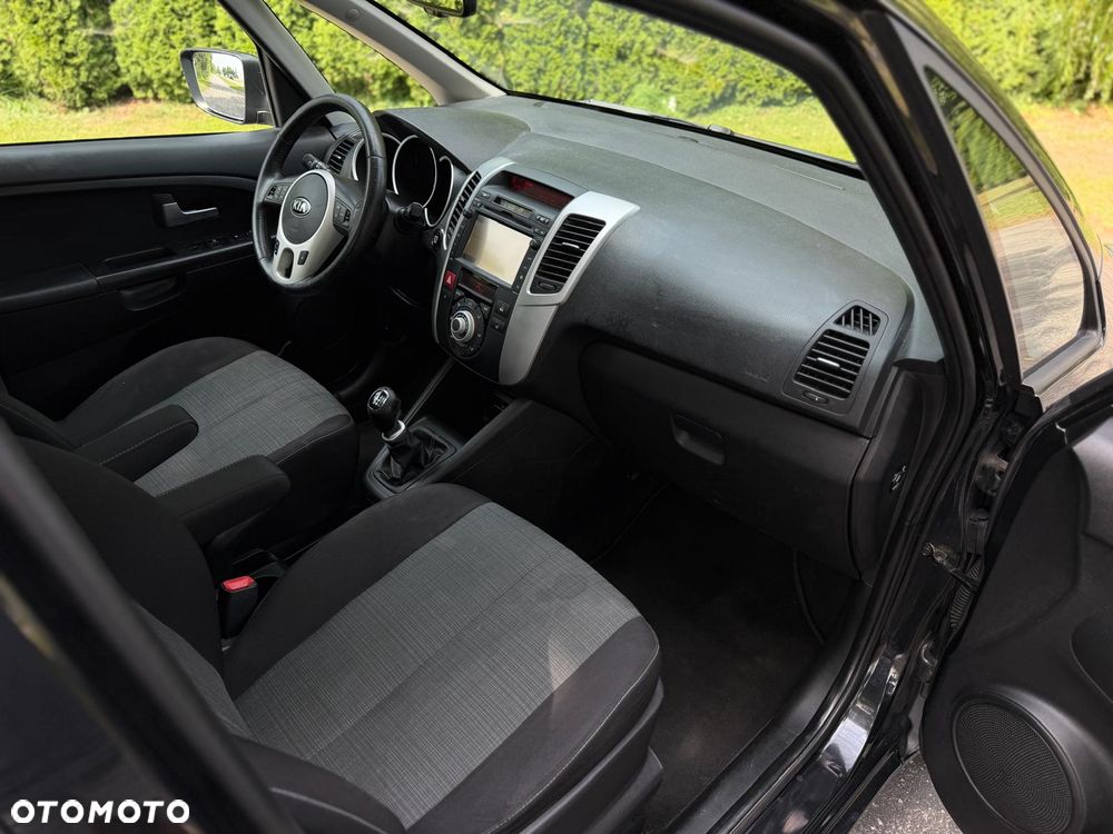 Kia Venga 1.6 CRDi 128 Fifa World Cup Edition - 16