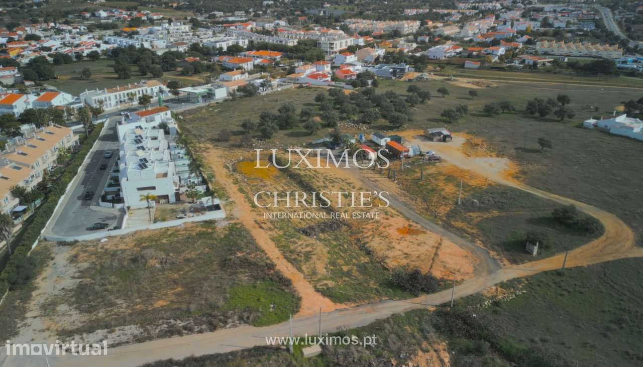 Amplo terreno para venda em Albufeira, Algarve - Grande imagem: 2/12