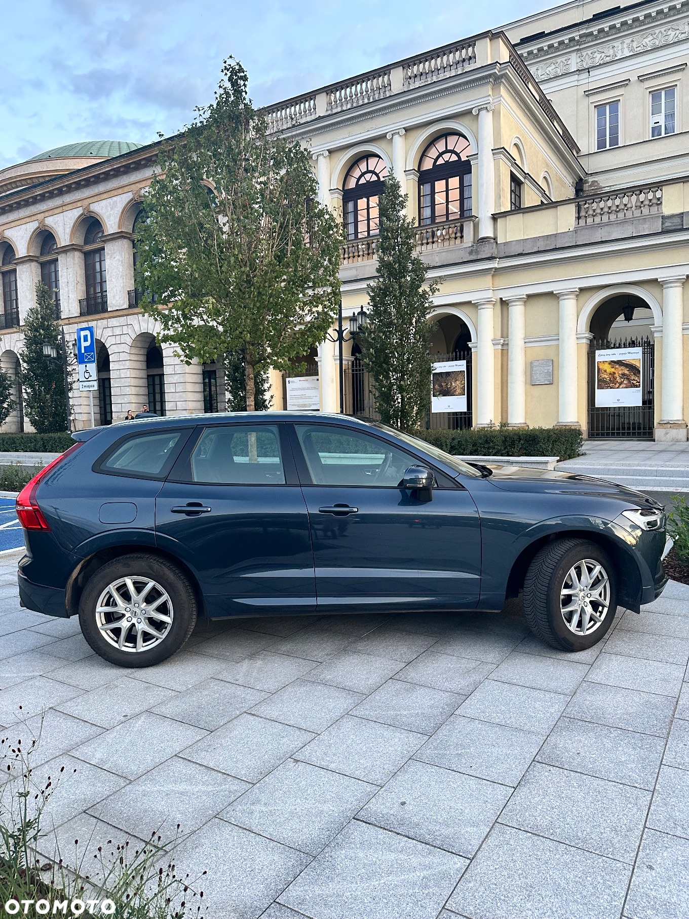 Volvo XC 60 T4 Momentum - 5