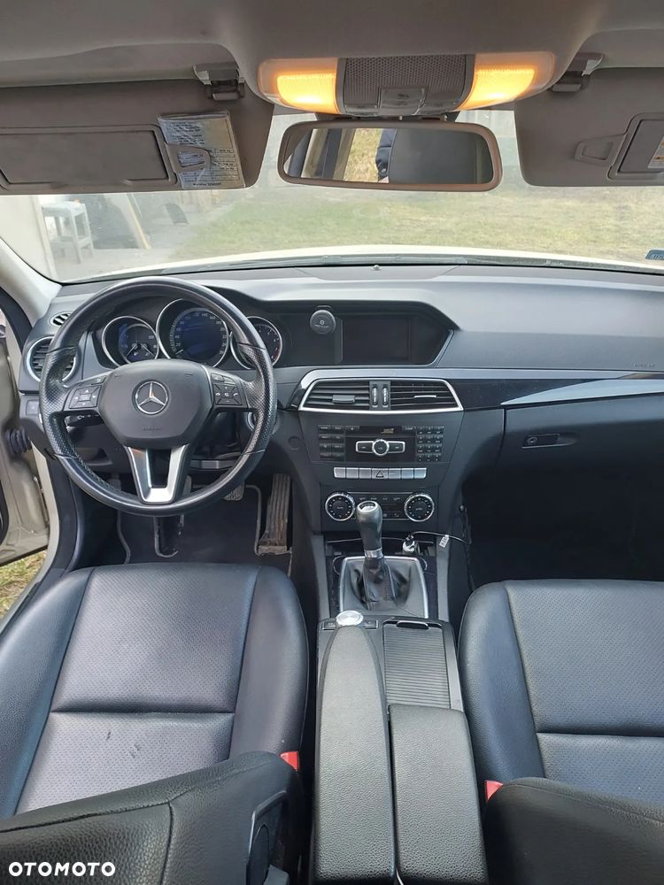 Mercedes-Benz Klasa C 200 CGI BlueEff Avantgarde - 6