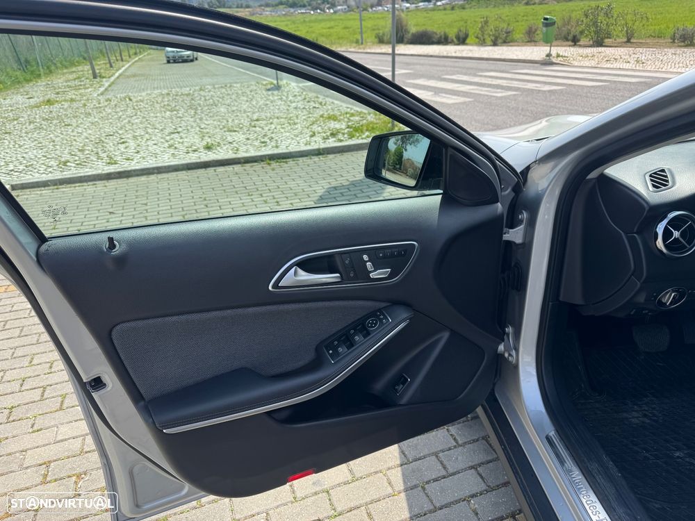 Mercedes-Benz CLA 200 d Shooting Brake Urban Aut. - 6