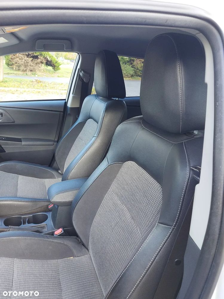 Toyota Auris Hybrid 135 Prestige - 6