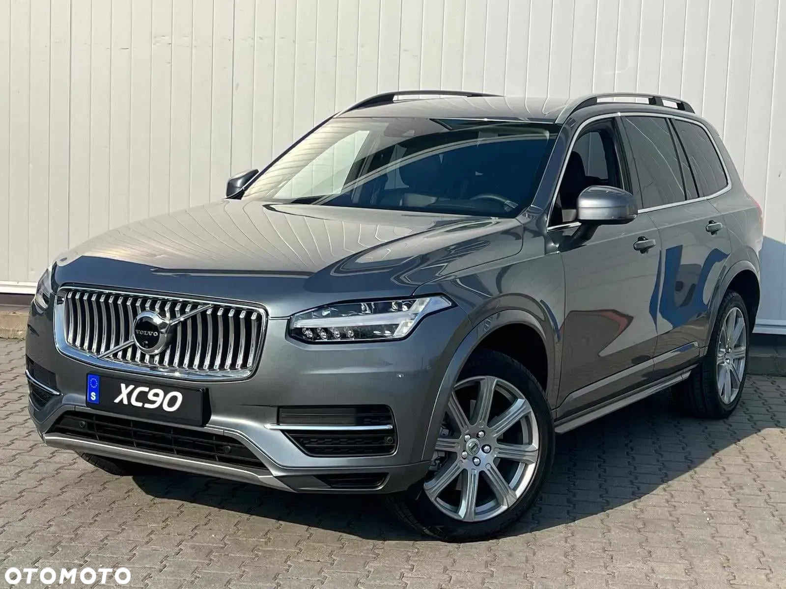 Volvo XC 90 - 9