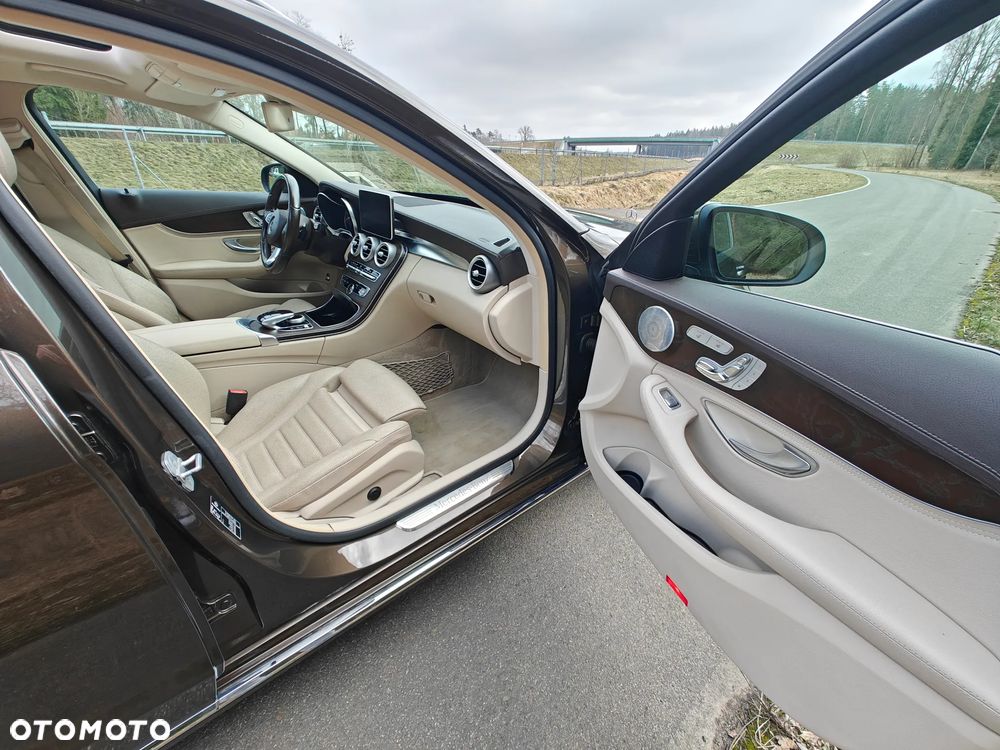 Mercedes-Benz Klasa C - 32