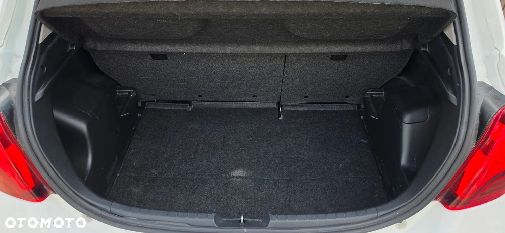 Toyota Yaris 1.33 Active EU6 - 10