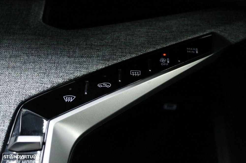 Peugeot 3008 1.2 Hybrid Allure e-DCS6 - 30