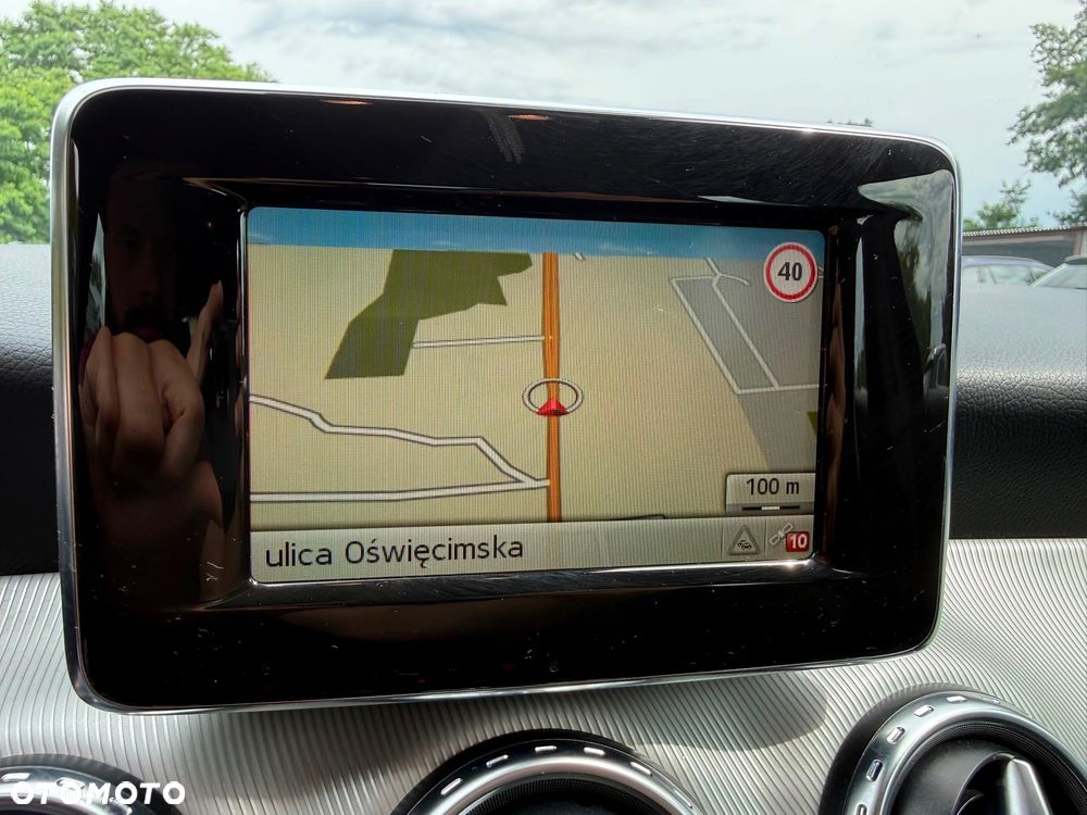 Mercedes-Benz GLA 200 7G-DCT - 15