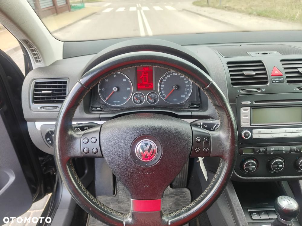 Volkswagen Golf 1.9 TDI DPF United BlueMotion - 19