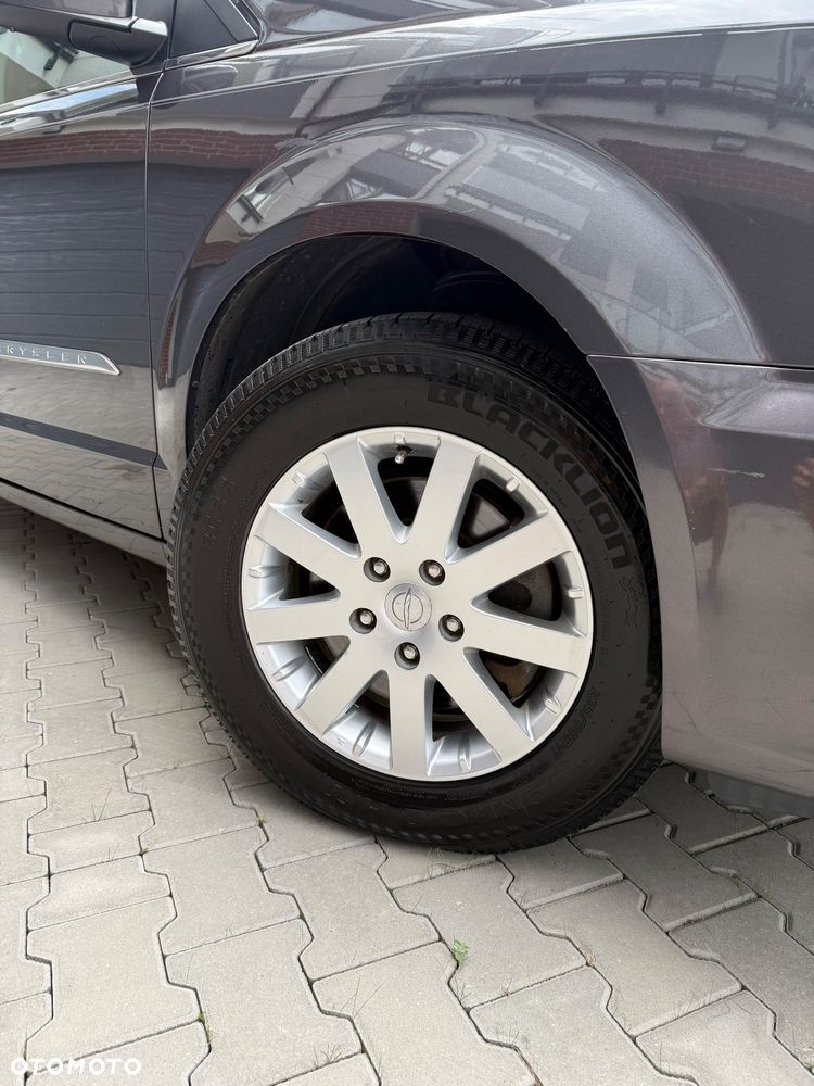 Chrysler Town & Country 3.6 Limited - 6