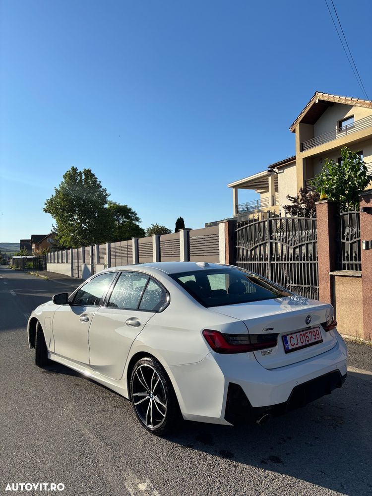 BMW Seria 3 330e xDrive Aut. Luxury Line - 3