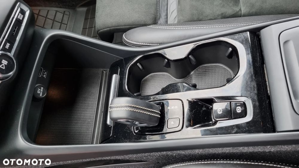 Volvo XC 40 D3 SCR R-Design - 35