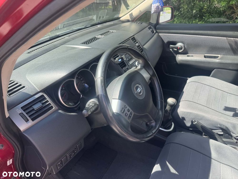 Nissan Tiida - 14
