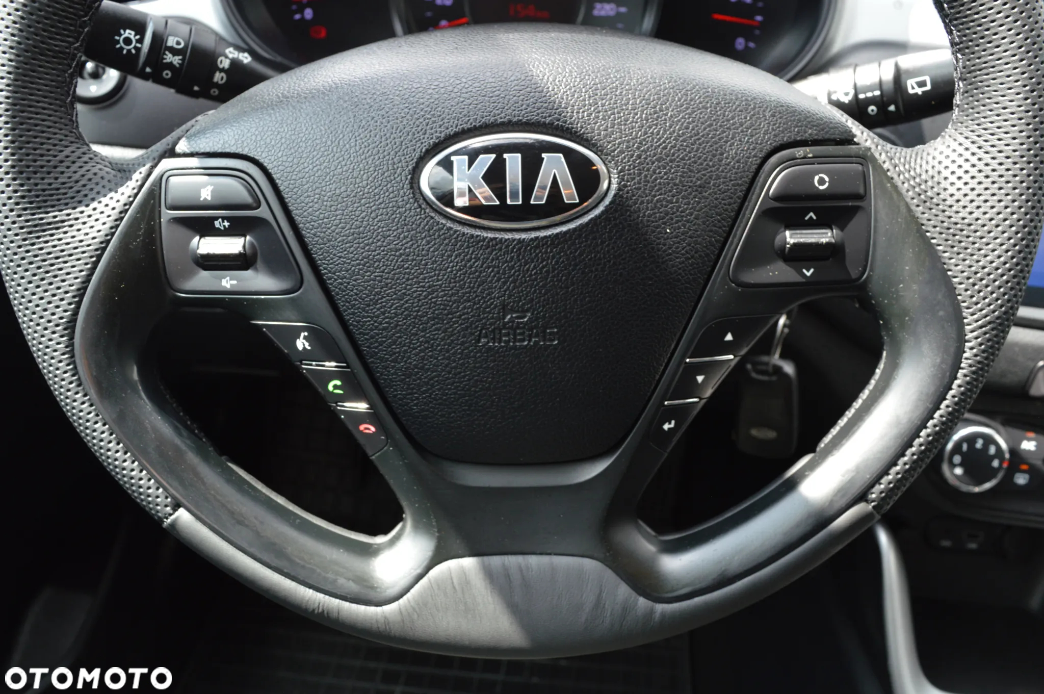 Kia Ceed 1.6 GDI Dream-Team Edition - 16