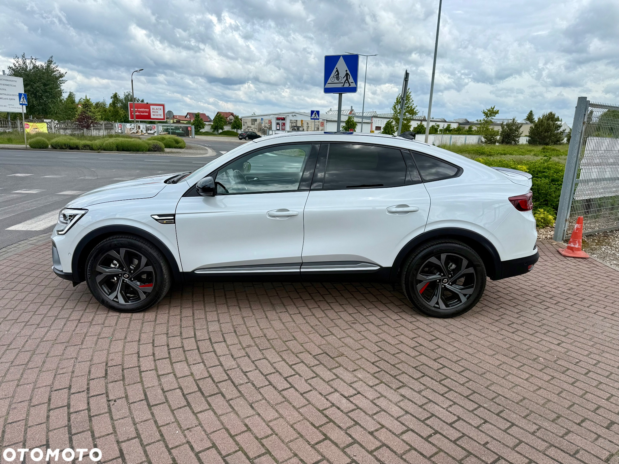 Renault Arkana E-TECH 145 R.S.LINE - 27