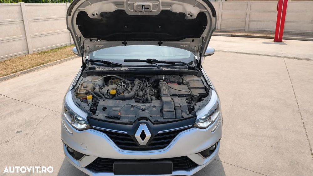 Renault Megane TCE GPF Life - 10