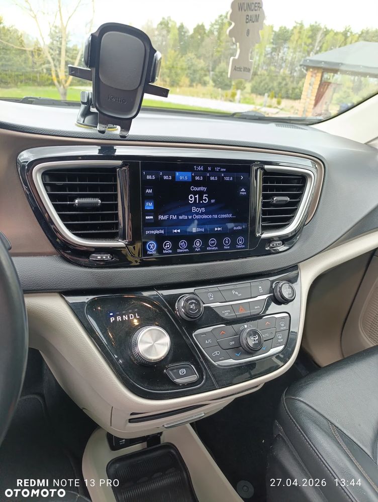 Chrysler Pacifica - 12