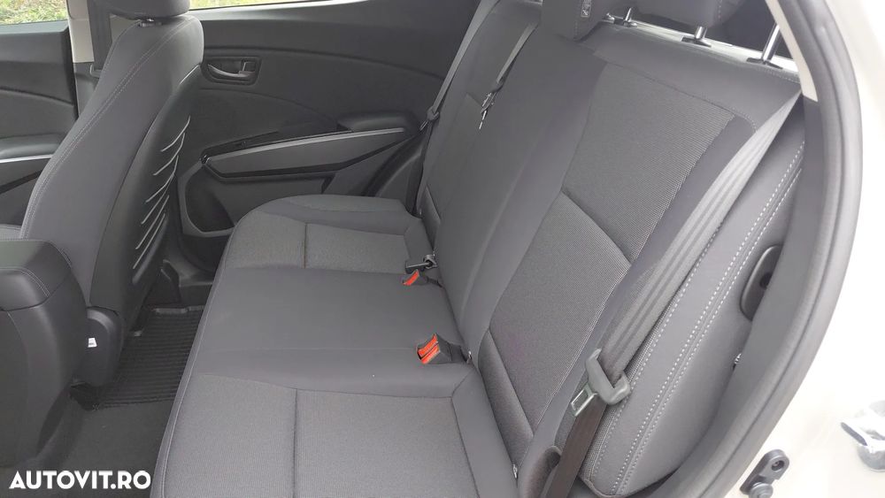 KG Mobility Tivoli - 16