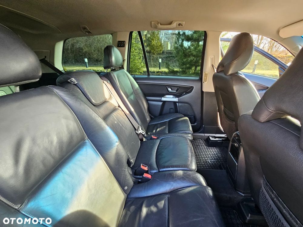 Volvo XC 90 - 9