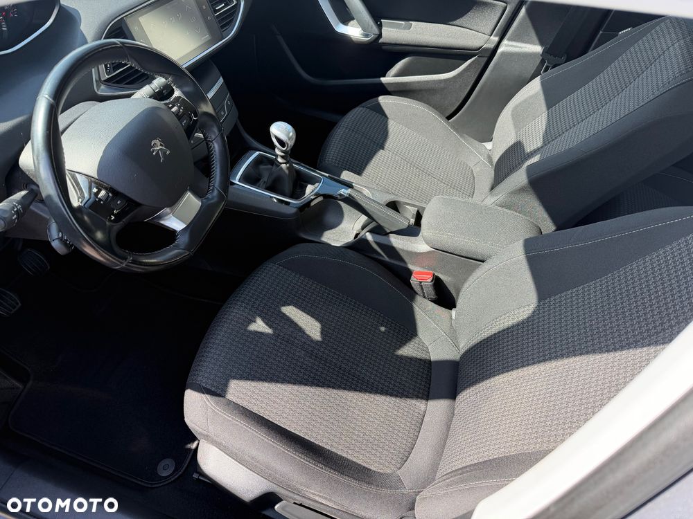 Peugeot 308 PureTech 130 GPF Stop & Start Active - 8