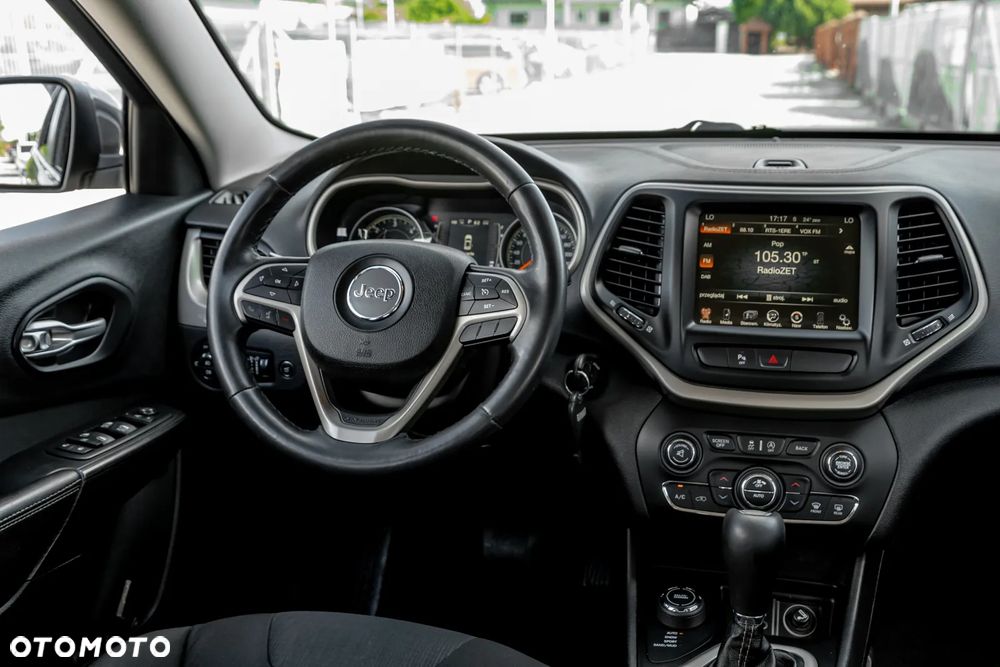 Jeep Cherokee - 26