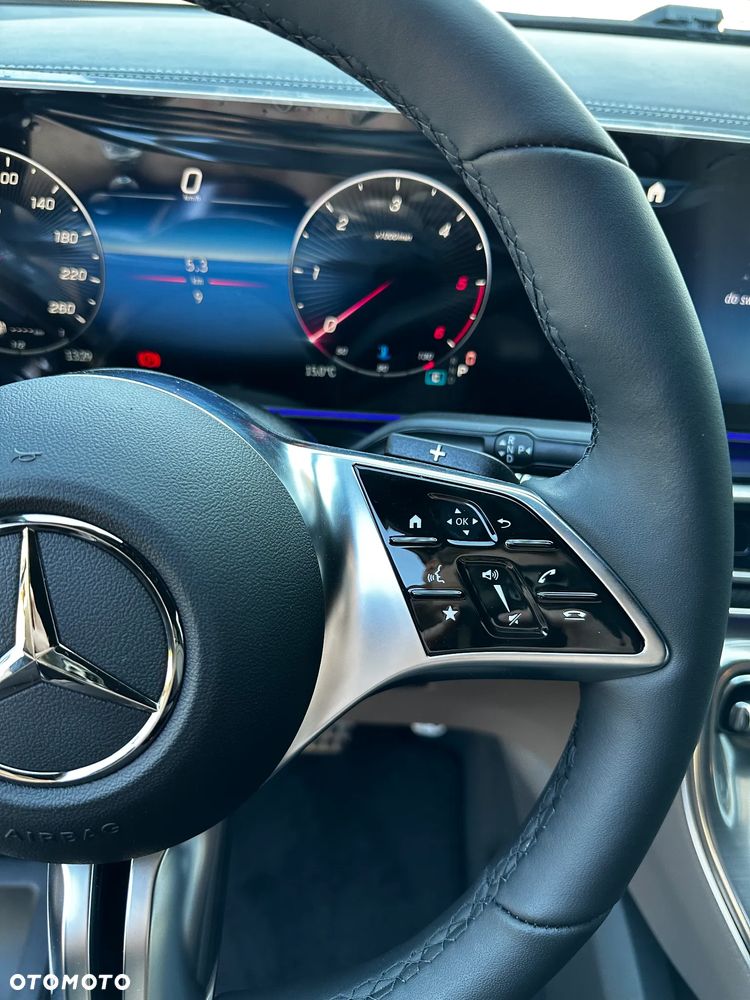 Mercedes-Benz Klasa V 300 d 4-Matic 9G-Tronic Exclusive (d³ugi) - 16