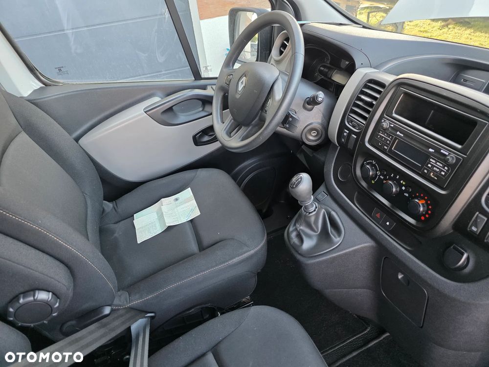 Renault TRAFIC - 12
