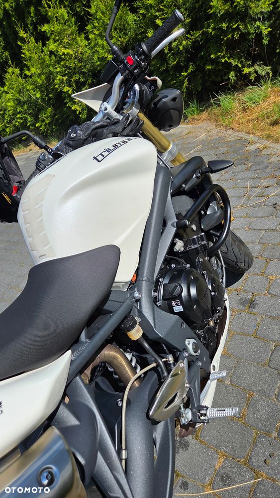 Triumph Street Triple - 9