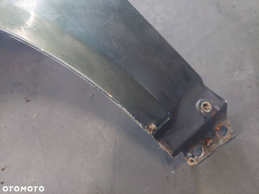 BŁOTNIK LEWY PRZÓD VOLKSWAGEN PASSAT B5 LC6N - 2