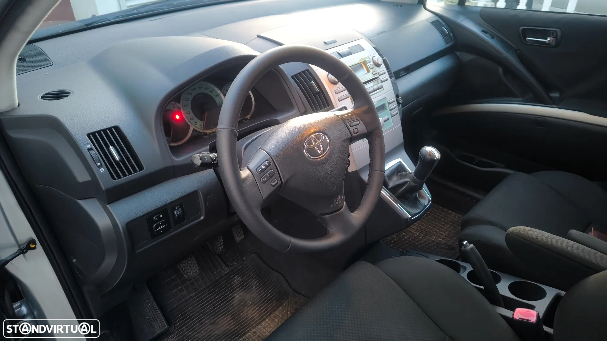 Toyota Corolla Verso 2.0 D-4D - 2