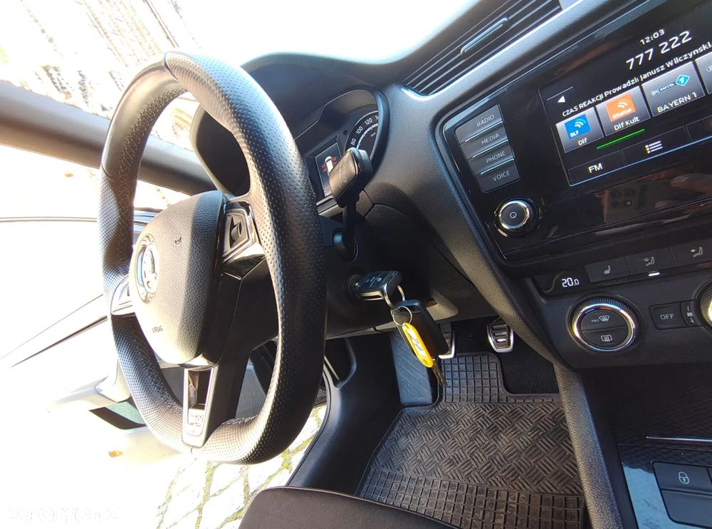 Skoda Octavia Combi 2.0 TDI RS - 8
