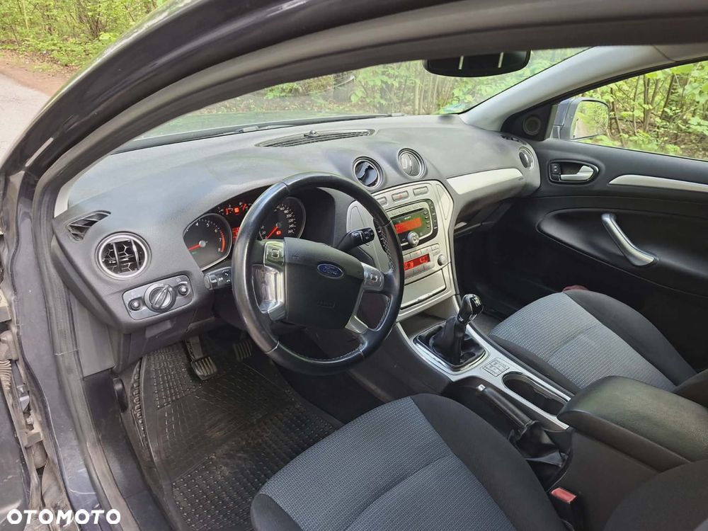 Ford Mondeo 2.0 Trend - 17
