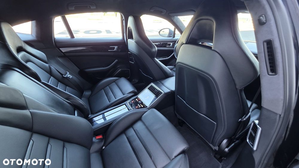 Porsche Panamera 4S - 15