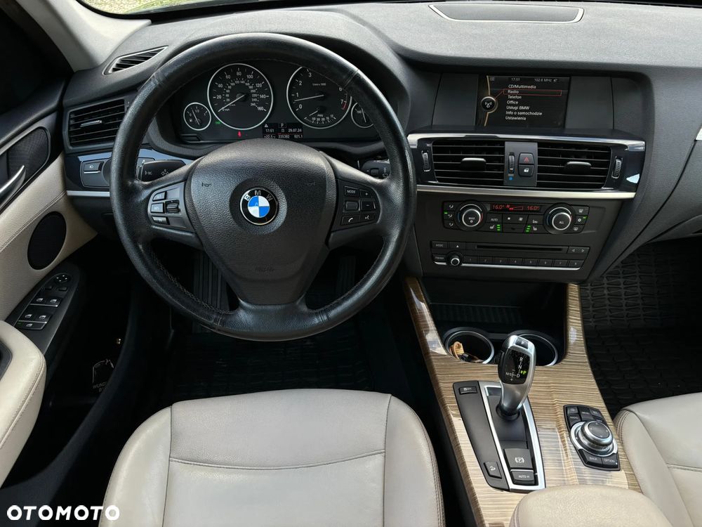 BMW X3 28i xDrive - 3