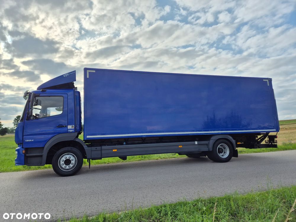 Mercedes-Benz Atego 1224 7.75m TOP1 STAN WINDA HAK z Niemiec tylko 320 000km UBRANIÓWKA czyściutki 6 cylindrów - 33