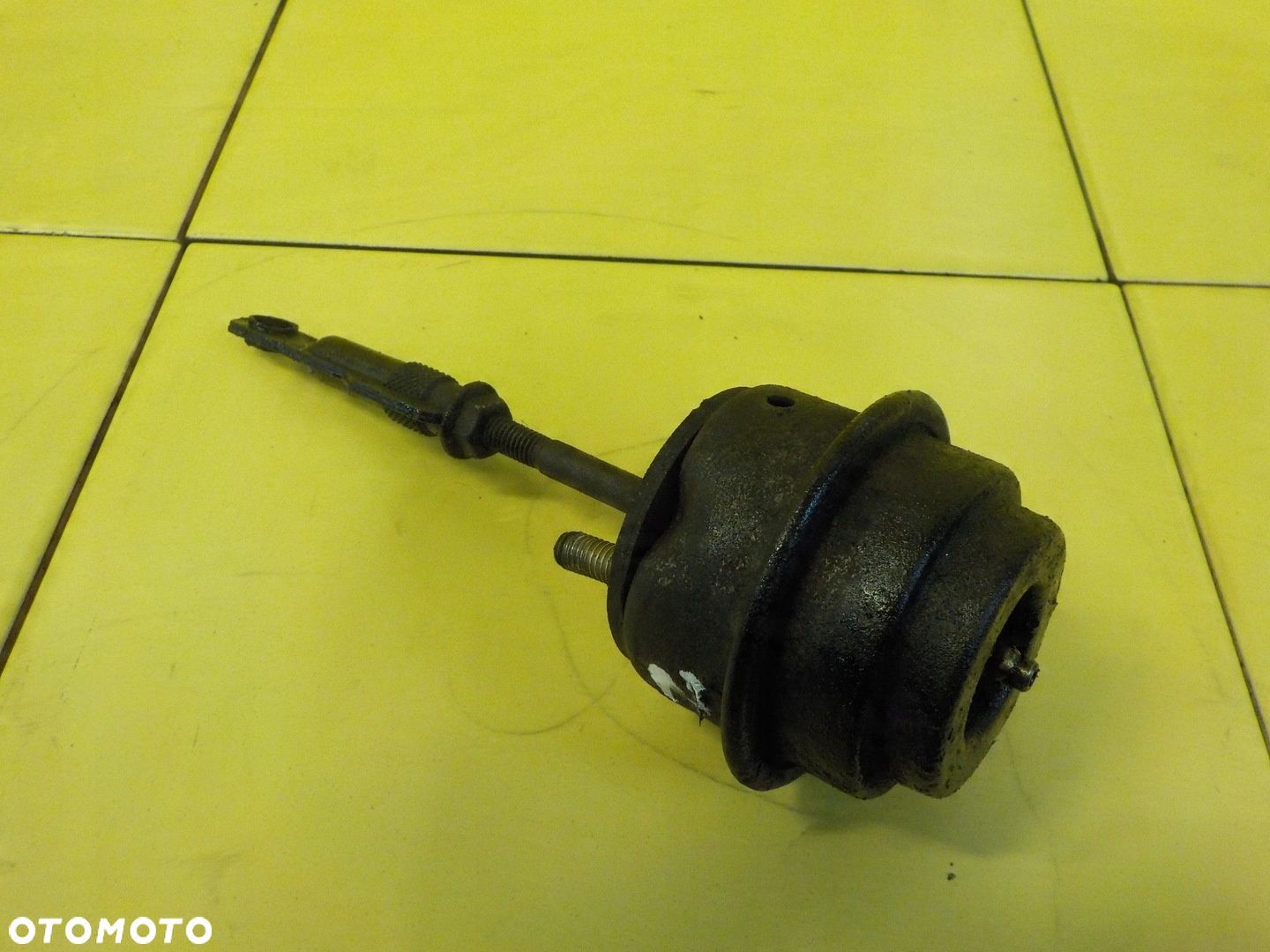 TRAFIC VIVARO 1.9 DCI 06r 82KM F9Q762 gruszka turbiny - 1