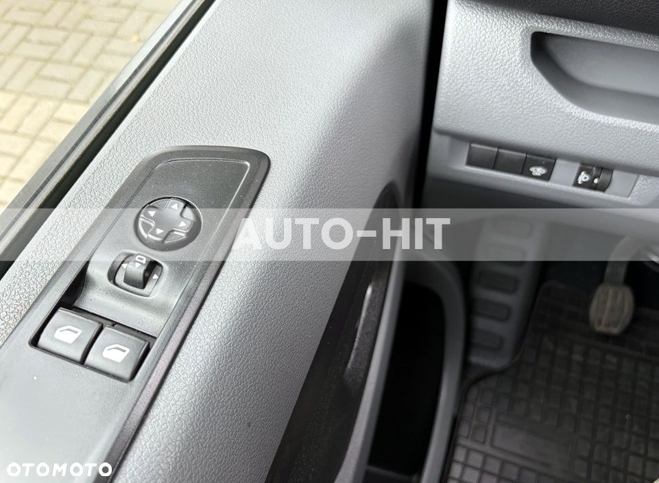 Opel Vivaro - 27