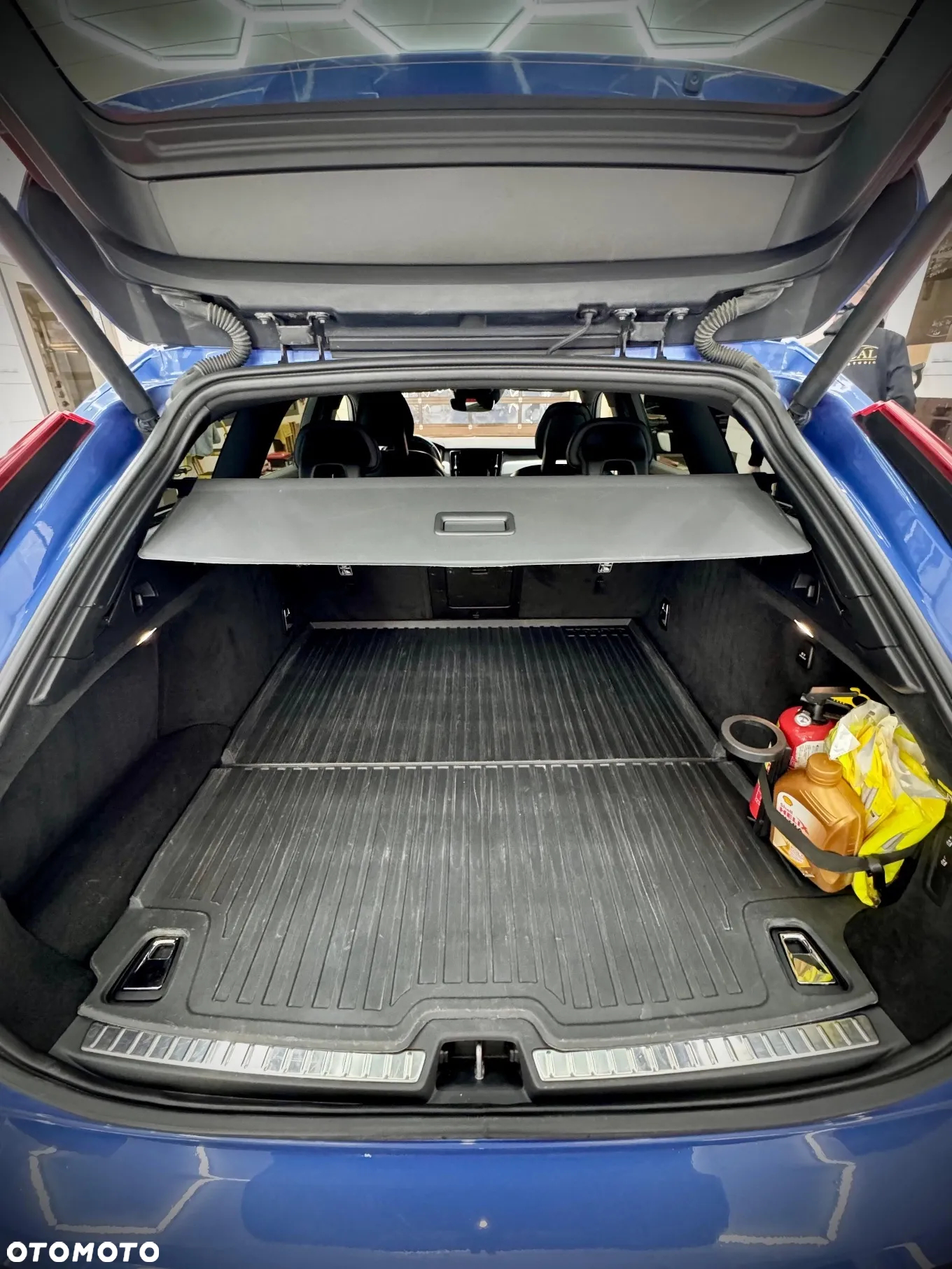 Volvo V90 D5 AWD R-Design - 9