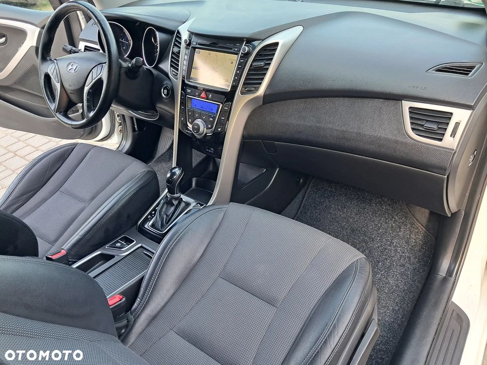 Hyundai i30 blue 1.6 CRDi DCT Premium - 24