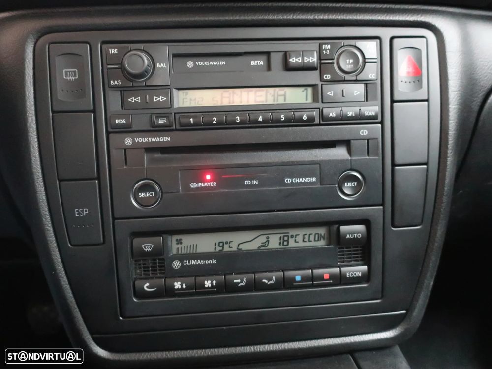 VW Passat 1.9 TDi Confortline - 19