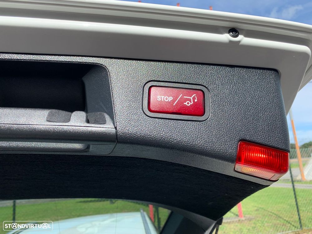 Mercedes-Benz E 220 BlueTEC Avantgarde Auto. - 40