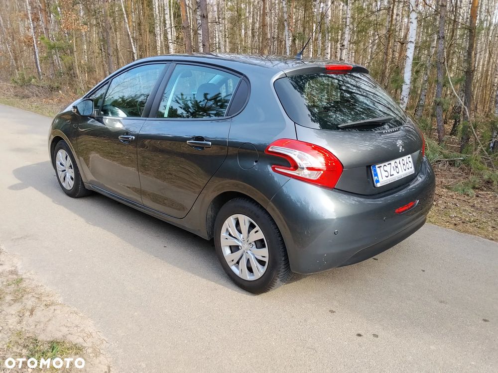Peugeot 208 - 4