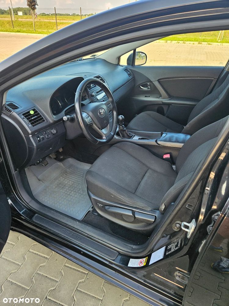 Toyota Avensis 1.8 Sol - 4