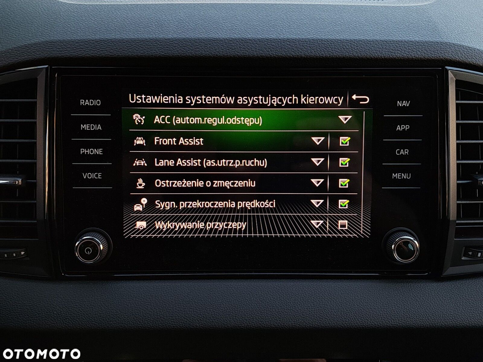 Skoda Karoq 1.5 TSI ACT Sportline DSG - 24