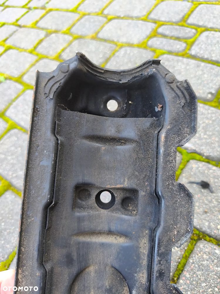 Osłona pokrywa zaworów VW T4 2.4 - 6