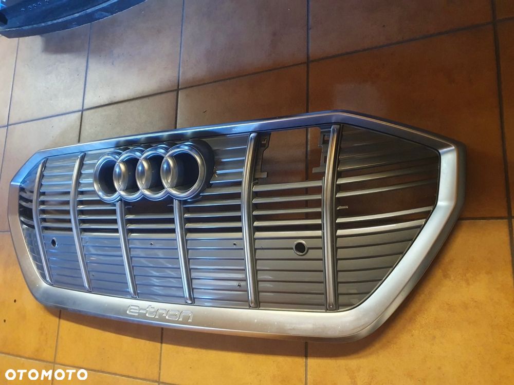 GRILL ATRAPA AUDI E-TRON 4KE853651 - 3