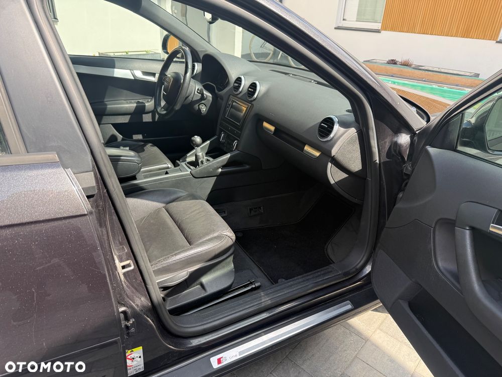 Audi A3 Sportback 2.0 TDI DPF quattro S line Sportpaket plus - 8