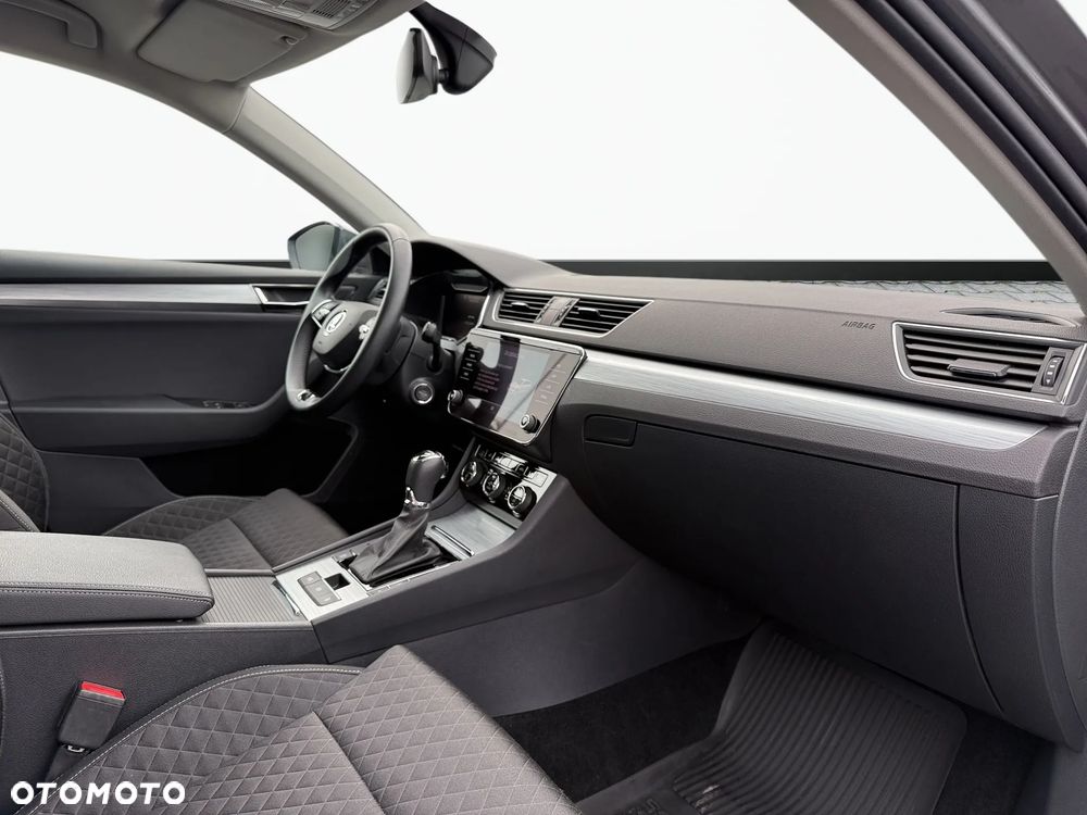Skoda Superb 2.0 TSI Ambition DSG - 9
